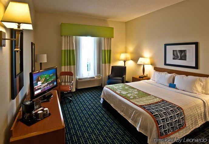 Fairfield Inn & Suites By Marriott Anderson Clemson Room photo